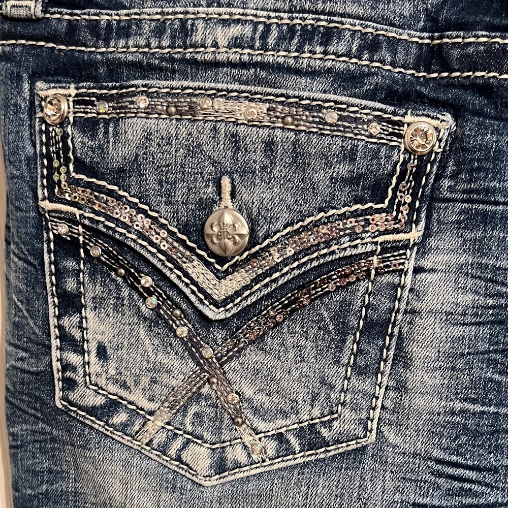 Miss Me Dark Wash Jean Shorts - Picture 4 of 6